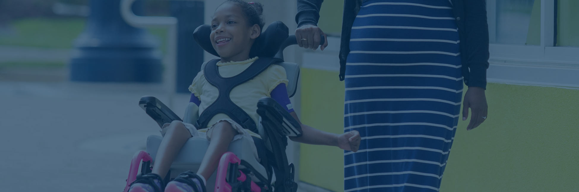 ZIPPIE IRIS com assentos Leckey