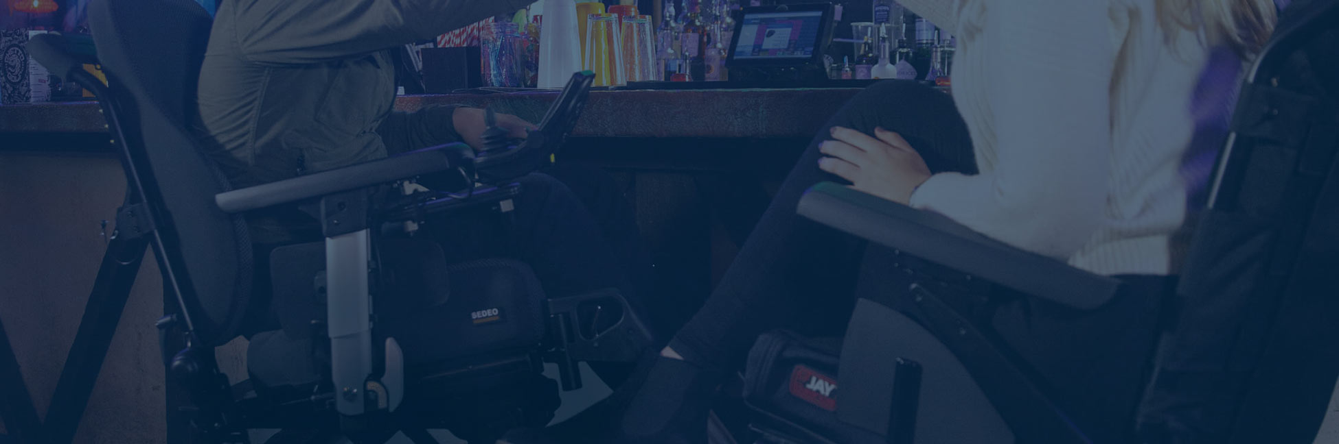 Mais compacta com 550 mm de largura, sem abrir mão da aventura nem do sistema de assento SEDEO LITE.