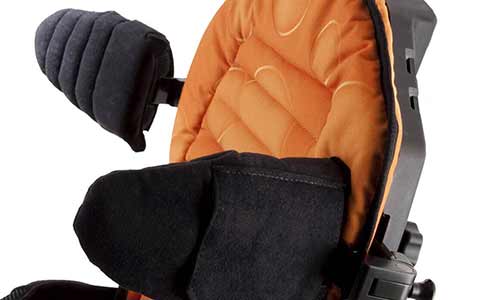 Suporte pélvico excepcional graças ao apoio sacral flexível e aos apoios laterais pélvicos