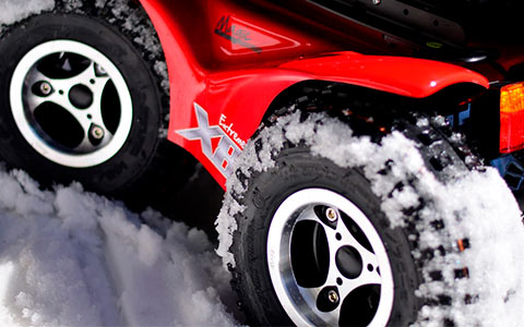 Articulating front frame with low pressure knobby tires