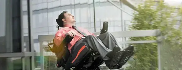 La diferencia entre basculación y reclinación eléctricas y los beneficios de cada una.