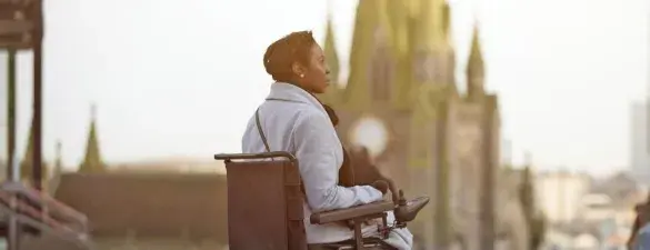 Sillas de ruedas con motor: Beneficios y ¿Por qué comprarlas? 