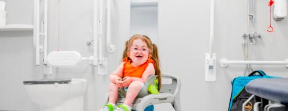 Importancia del entrenamiento para el baño en niños con discapacidad