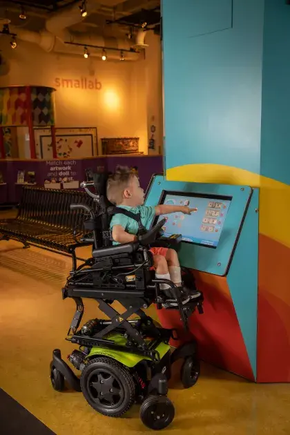 Q300 M Mini Wheelchair